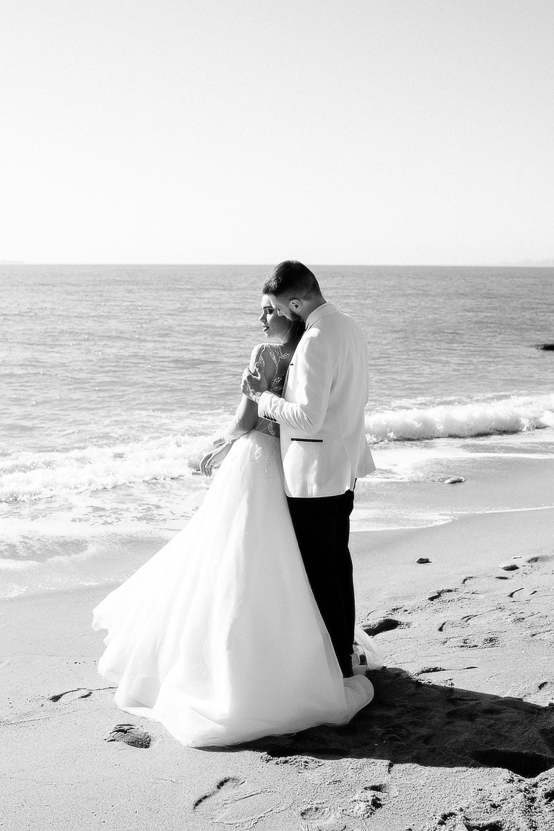 Свадебная церемония на берегу моря. Весільний та сімейний фотограф у Запоріжжі Юлія Васьків