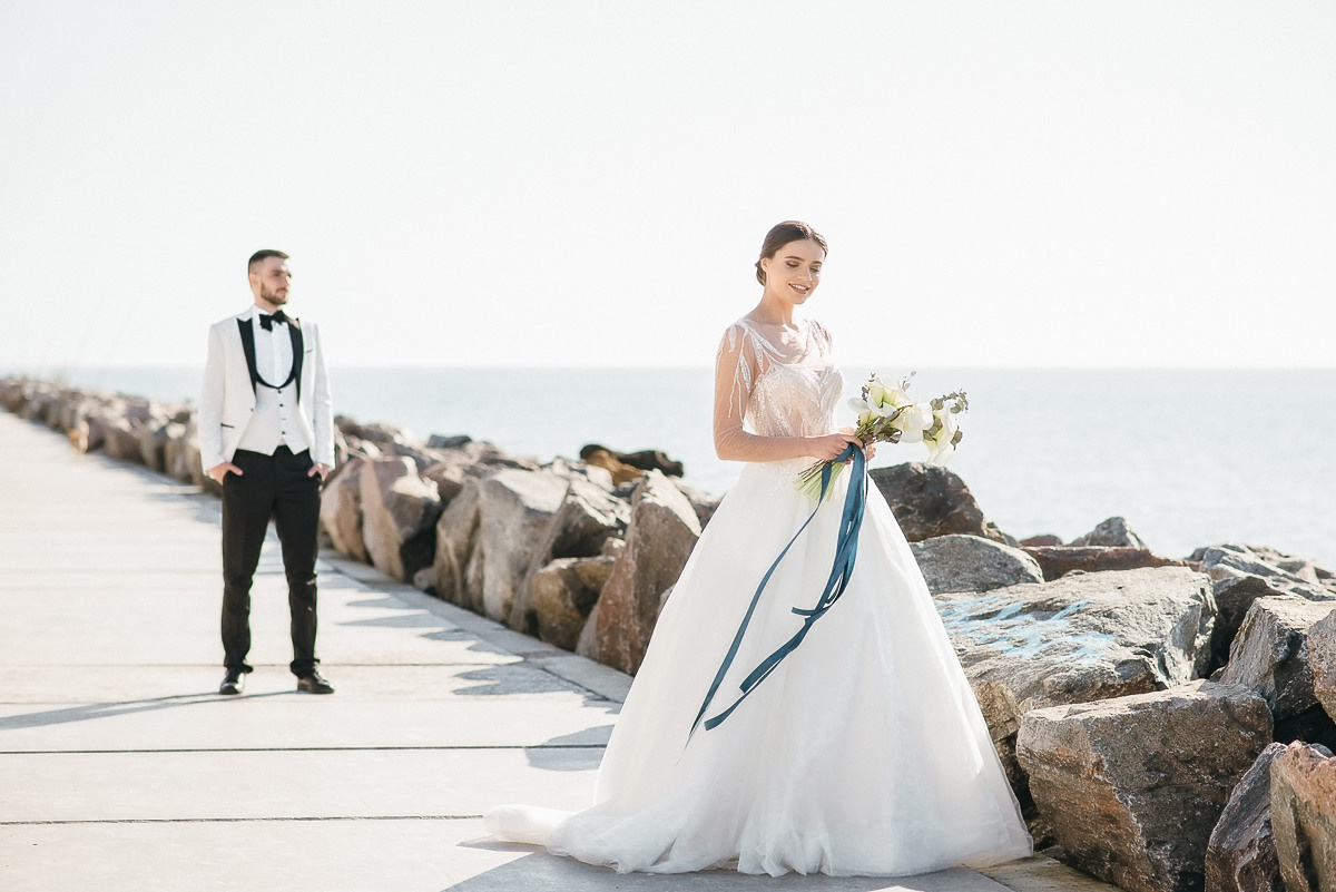 Свадебная церемония на берегу моря. Весільний та сімейний фотограф у Запоріжжі Юлія Васьків