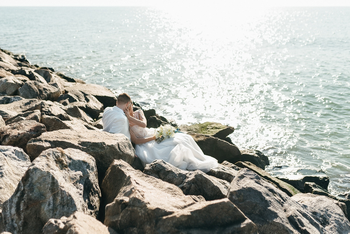 Свадебная церемония на берегу моря. Весільний та сімейний фотограф у Запоріжжі Юлія Васьків