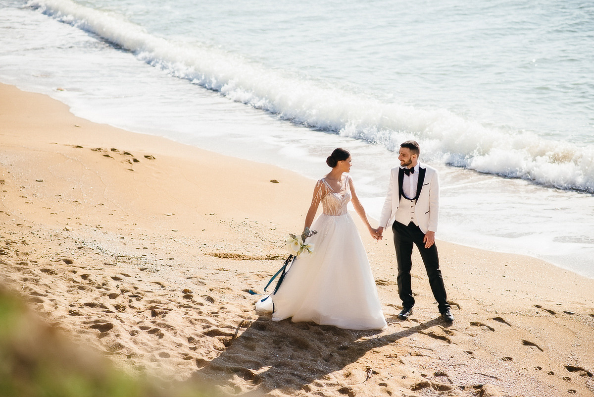 Свадебная церемония на берегу моря. Весільний та сімейний фотограф у Запоріжжі Юлія Васьків