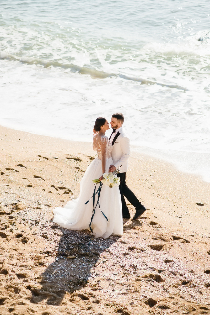 Свадебная церемония на берегу моря. Весільний та сімейний фотограф у Запоріжжі Юлія Васьків