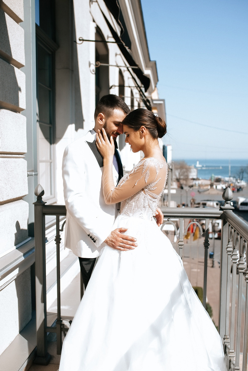 Свадебная церемония на берегу моря. Весільний та сімейний фотограф у Запоріжжі Юлія Васьків