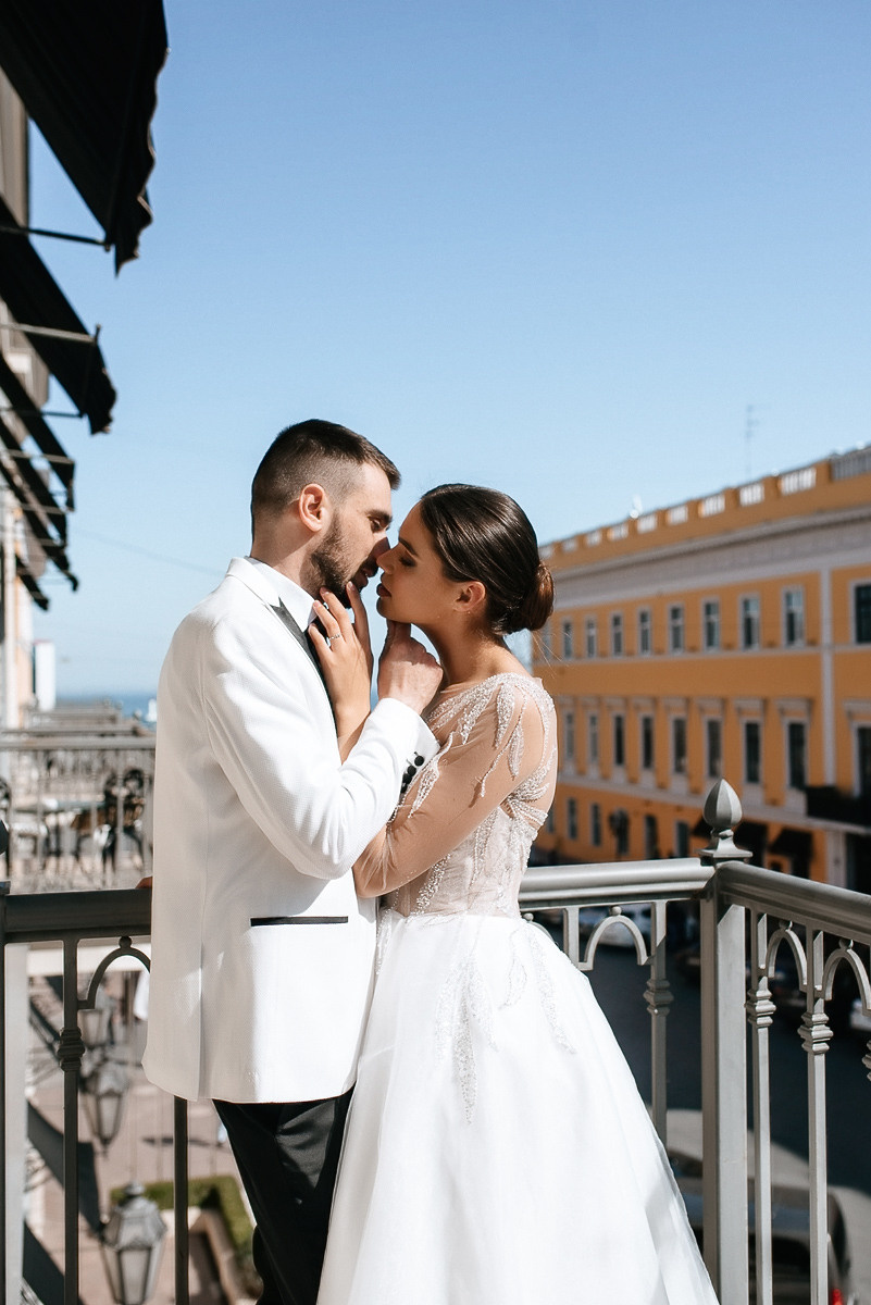 Свадебная церемония на берегу моря. Весільний та сімейний фотограф у Запоріжжі Юлія Васьків