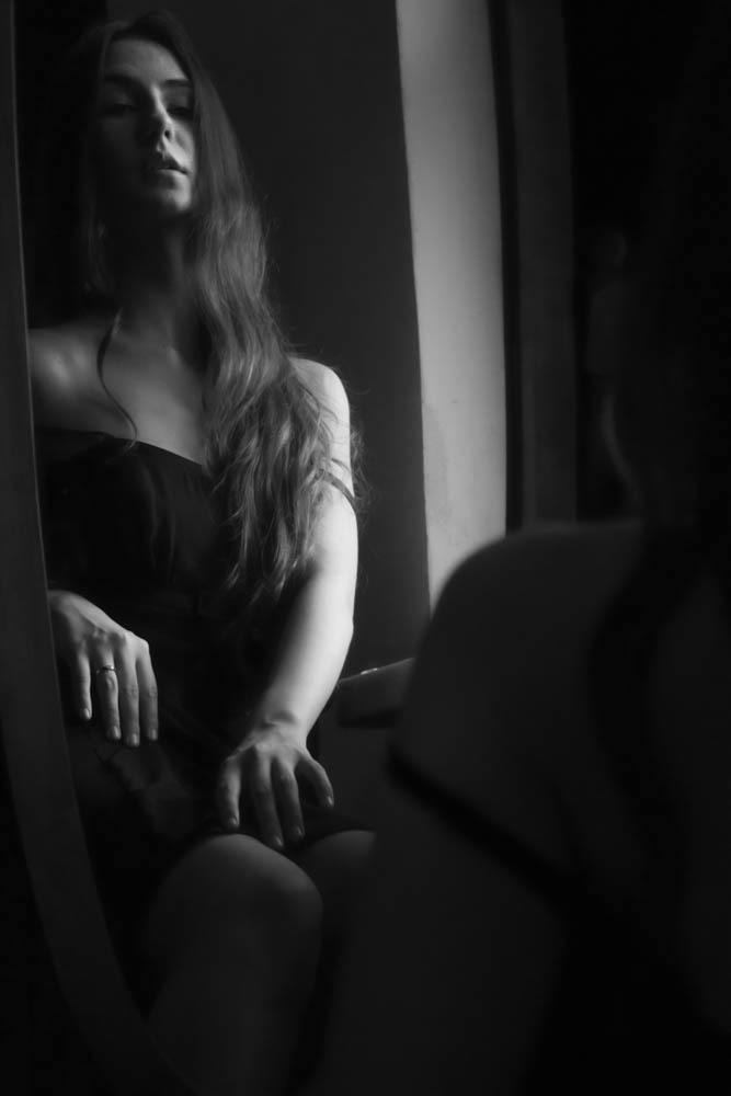 Women. My name is Irina I am a family and portrait photographer