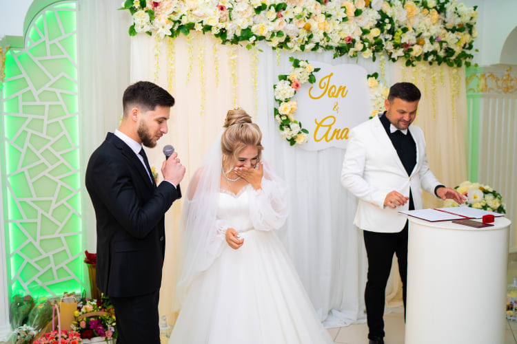 Prezentator pentru nunta.