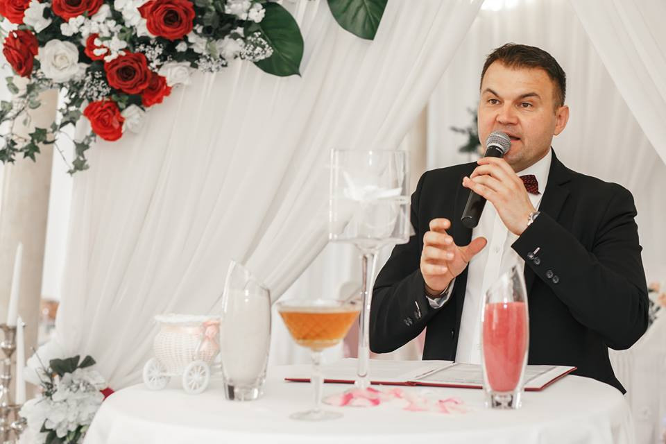 Ведущий на свадьбу Германия. Moderator-interpret pentru nunta, cumătrie, petreceri corprorative