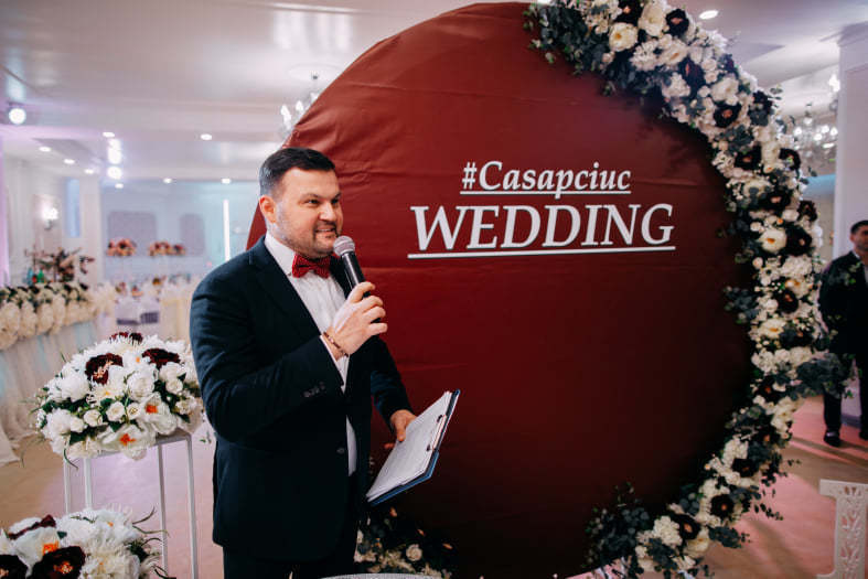 Ведущий на корпоратив кишинев