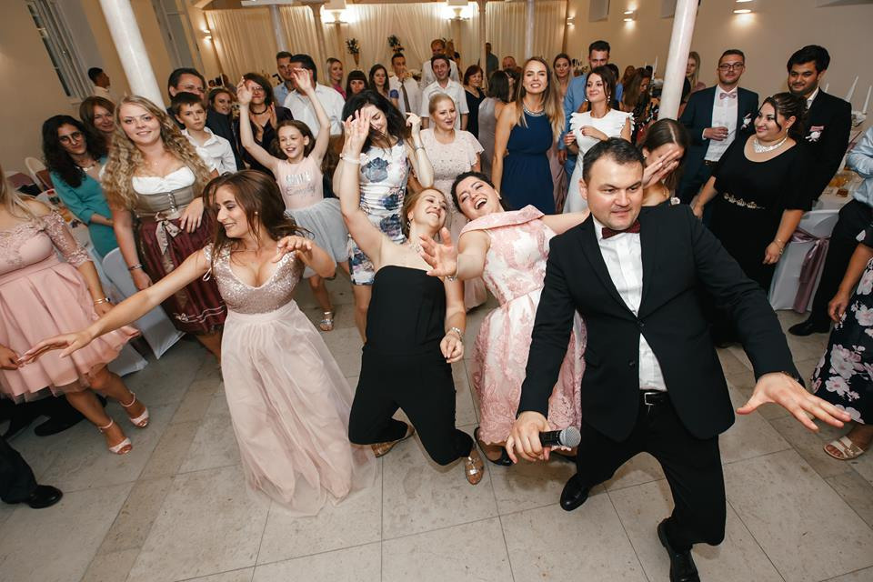 Ведущий на свадьбу Германия. Moderator-interpret pentru nunta, cumătrie, petreceri corprorative