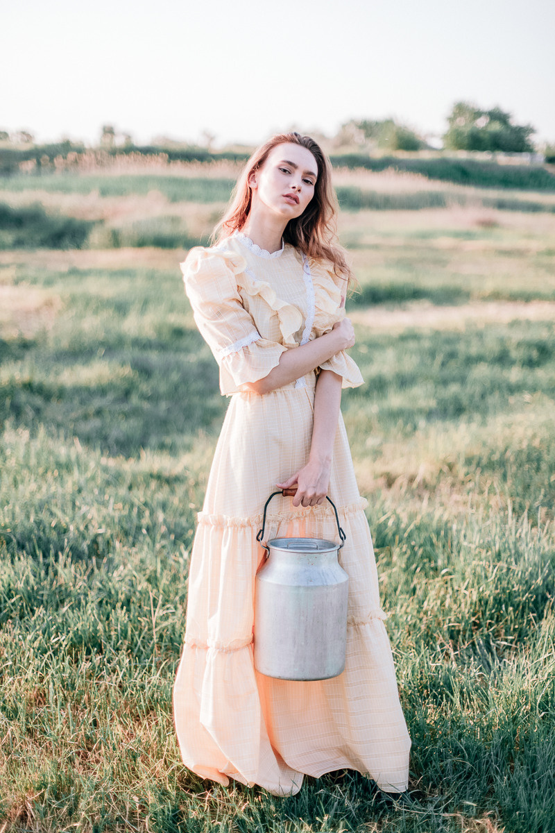 Field sunset. Diana Di — private photo editor for photographers