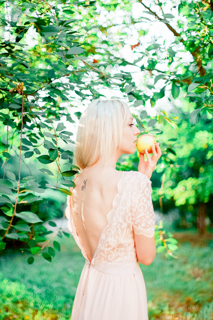 Summer Walk. Diana Di — private photo editor for photographers