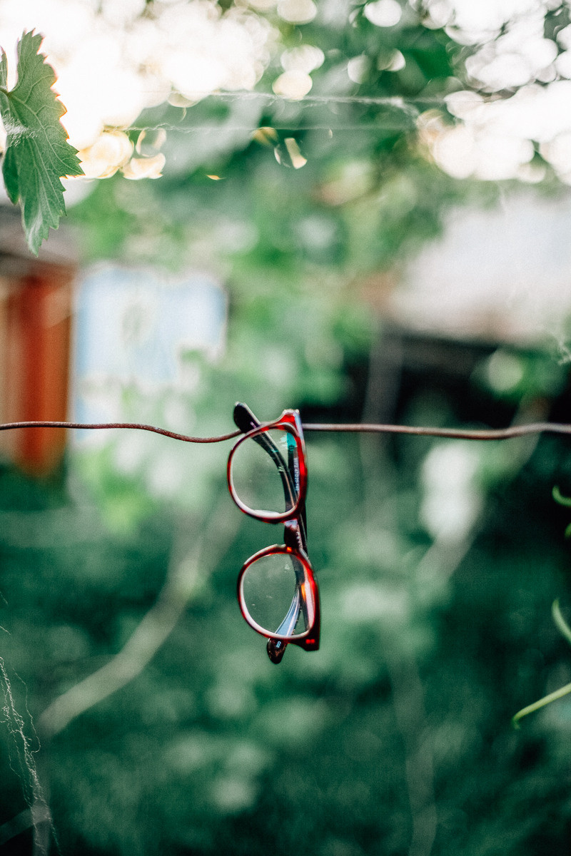 In a garden. Diana Di — private photo editor for photographers