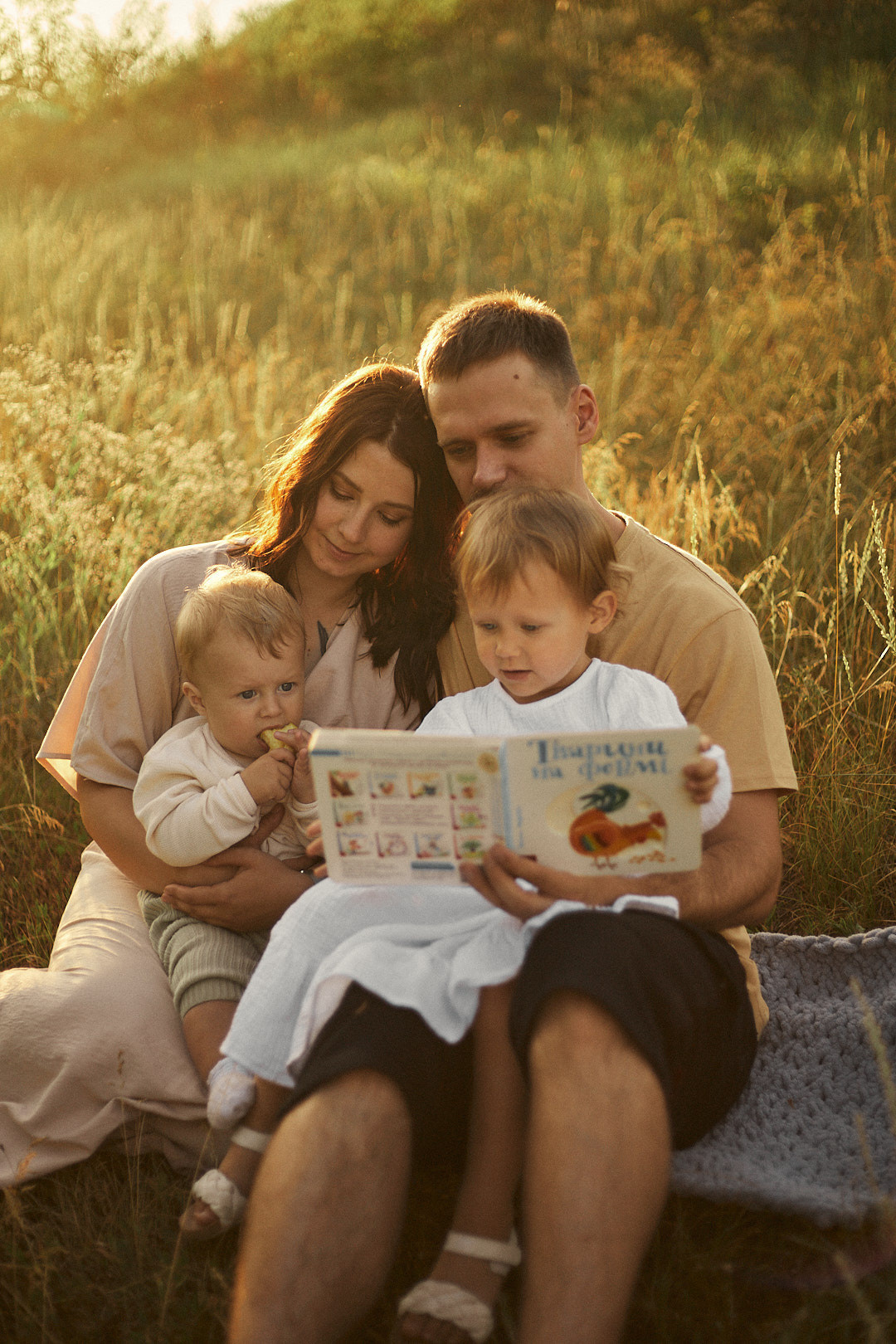 Юля, Влад, Злата й Марко. Сімейний фотограф в Києві