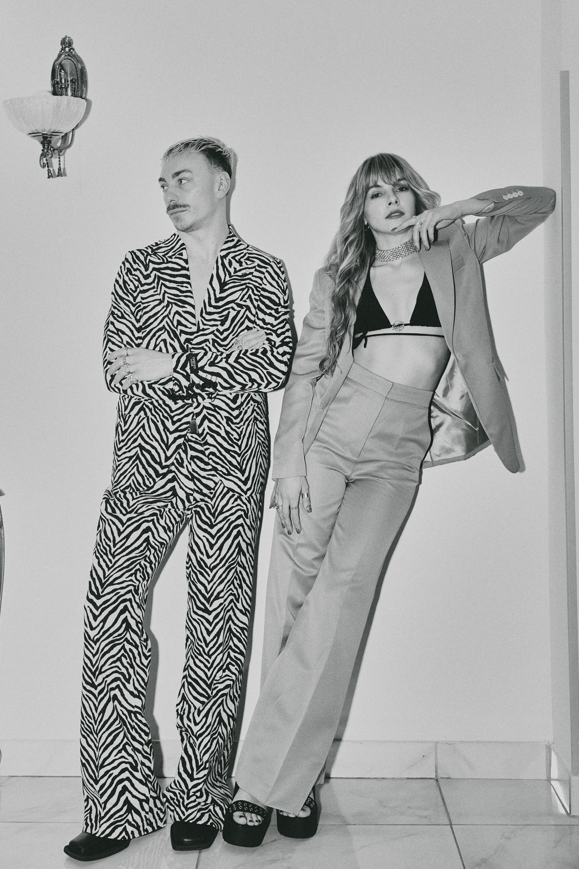 Fotograf Kasia Magdziarz, model Grzegorz Czeczott w stylizacji własnego autorstwa, zdjęcia zrobione w hotelu Gracja w Gorzowie Wielkopolskim