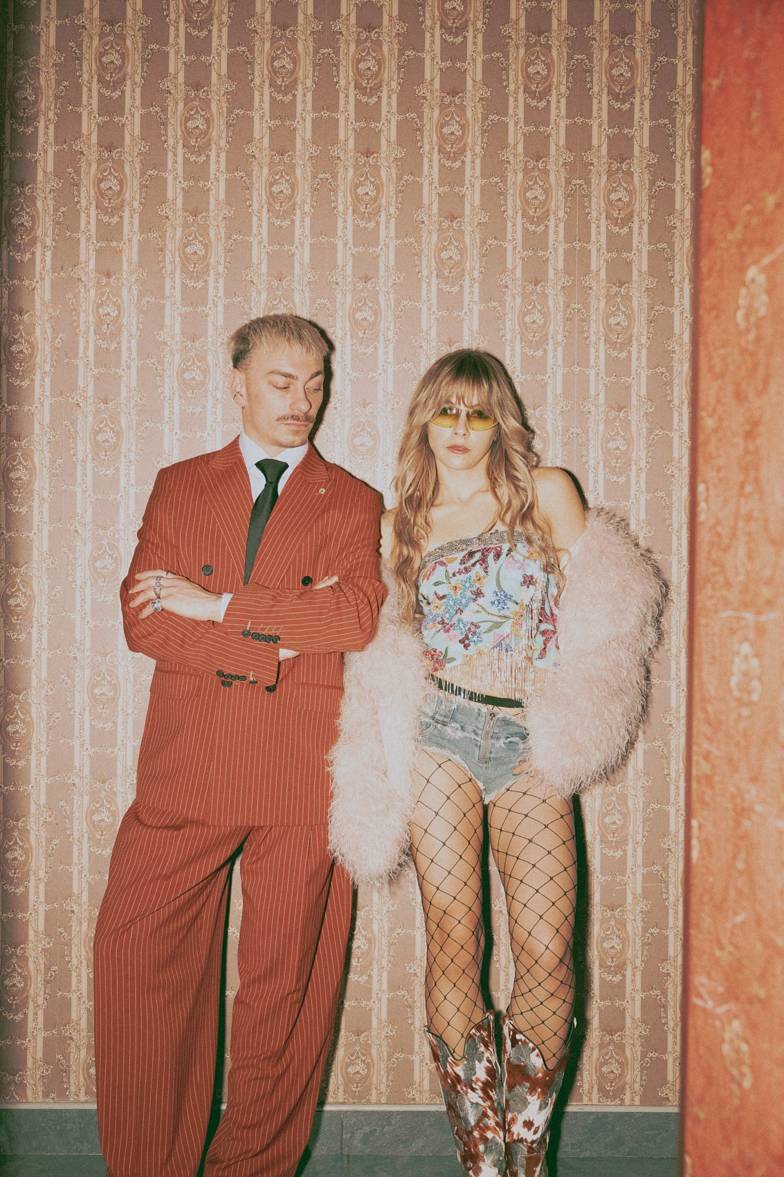 Fotograf Kasia Magdziarz, model Grzegorz Czeczott w stylizacji własnego autorstwa, zdjęcia zrobione w hotelu Gracja w Gorzowie Wielkopolskim