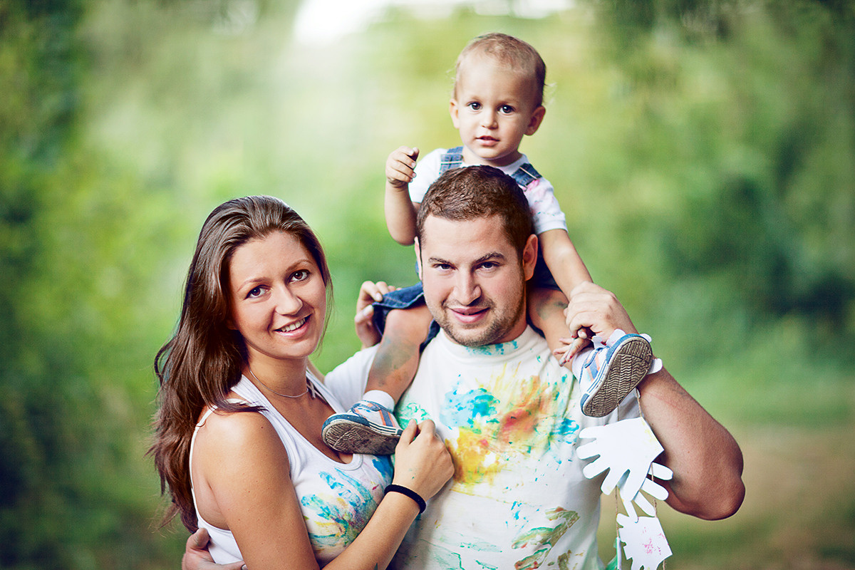 FAMILY photoshoot outside. Art photographer in Amsterdam, the Netherlands Irina Dzhul