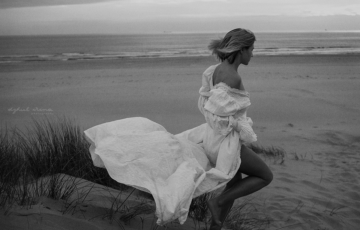 Black and white photoshoot on the Northern Sea. Art photographer in Amsterdam, the Netherlands Irina Dzhul
