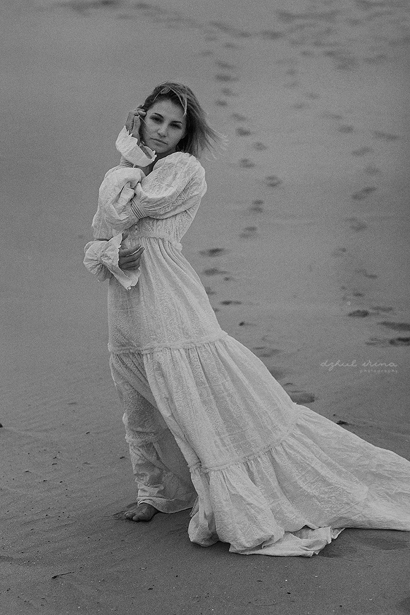 Black and white photoshoot on the Northern Sea. Art photographer in Amsterdam, the Netherlands Irina Dzhul