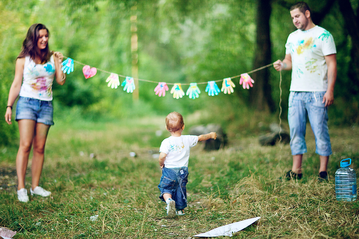 FAMILY photoshoot outside. Art photographer in Amsterdam, the Netherlands Irina Dzhul