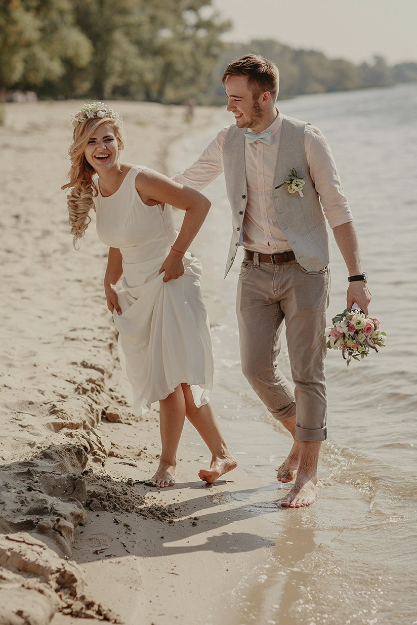 Walking Wedding Photo Session. Art photographer in Amsterdam, the Netherlands Irina Dzhul