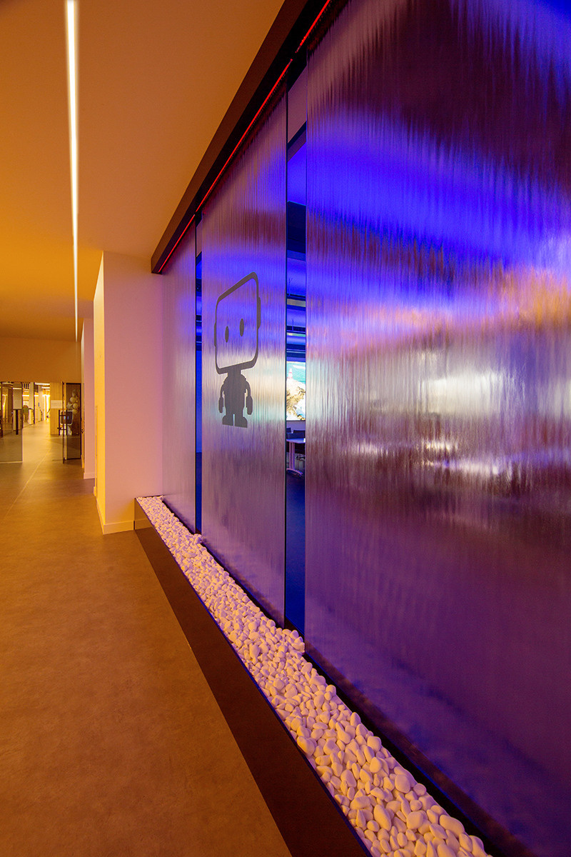 IT center Data ROBOT photoshoot. Art photographer in Amsterdam, the Netherlands Irina Dzhul