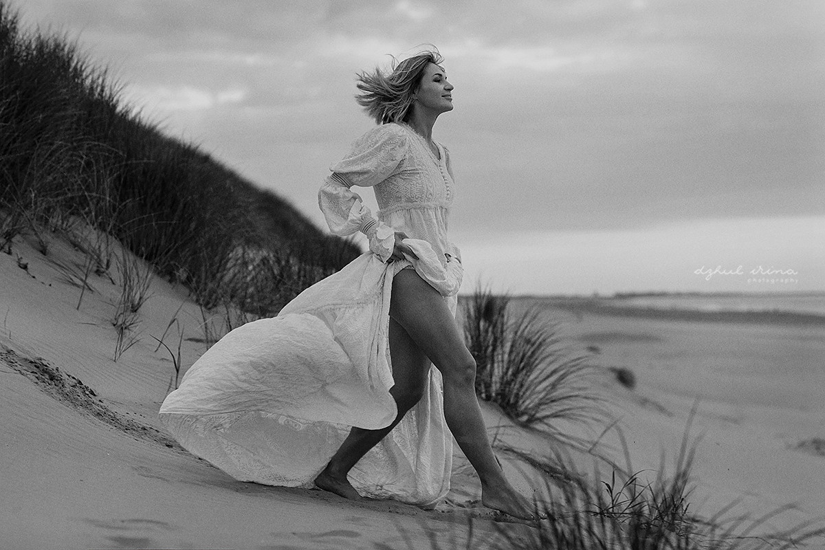 Black and white photoshoot on the Northern Sea. Art photographer in Amsterdam, the Netherlands Irina Dzhul