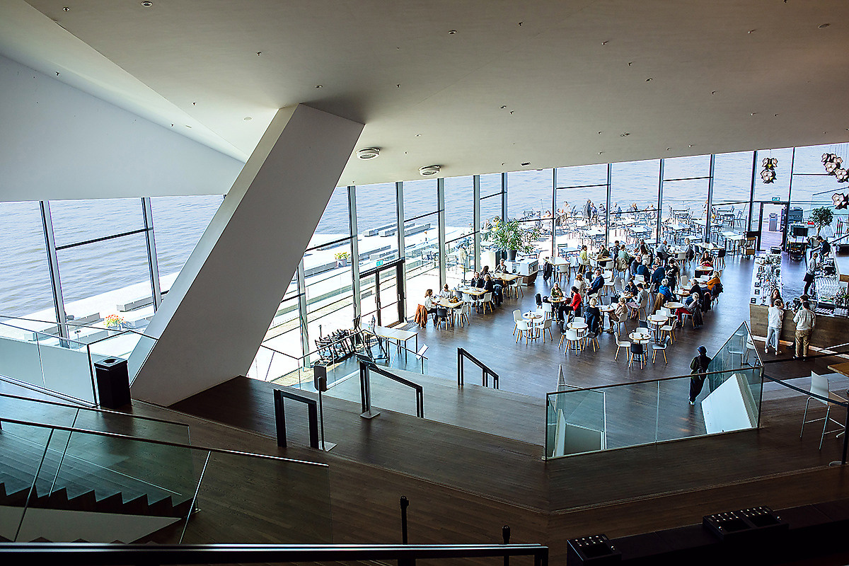 IT Conference photoshoot at EYE Museum, Amsterdam. Art photographer in Amsterdam, the Netherlands Irina Dzhul