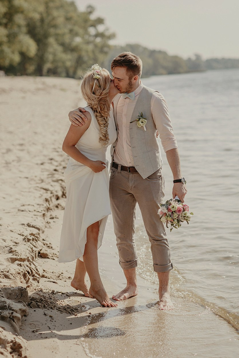 Walking Wedding Photo Session. Art photographer in Amsterdam, the Netherlands Irina Dzhul