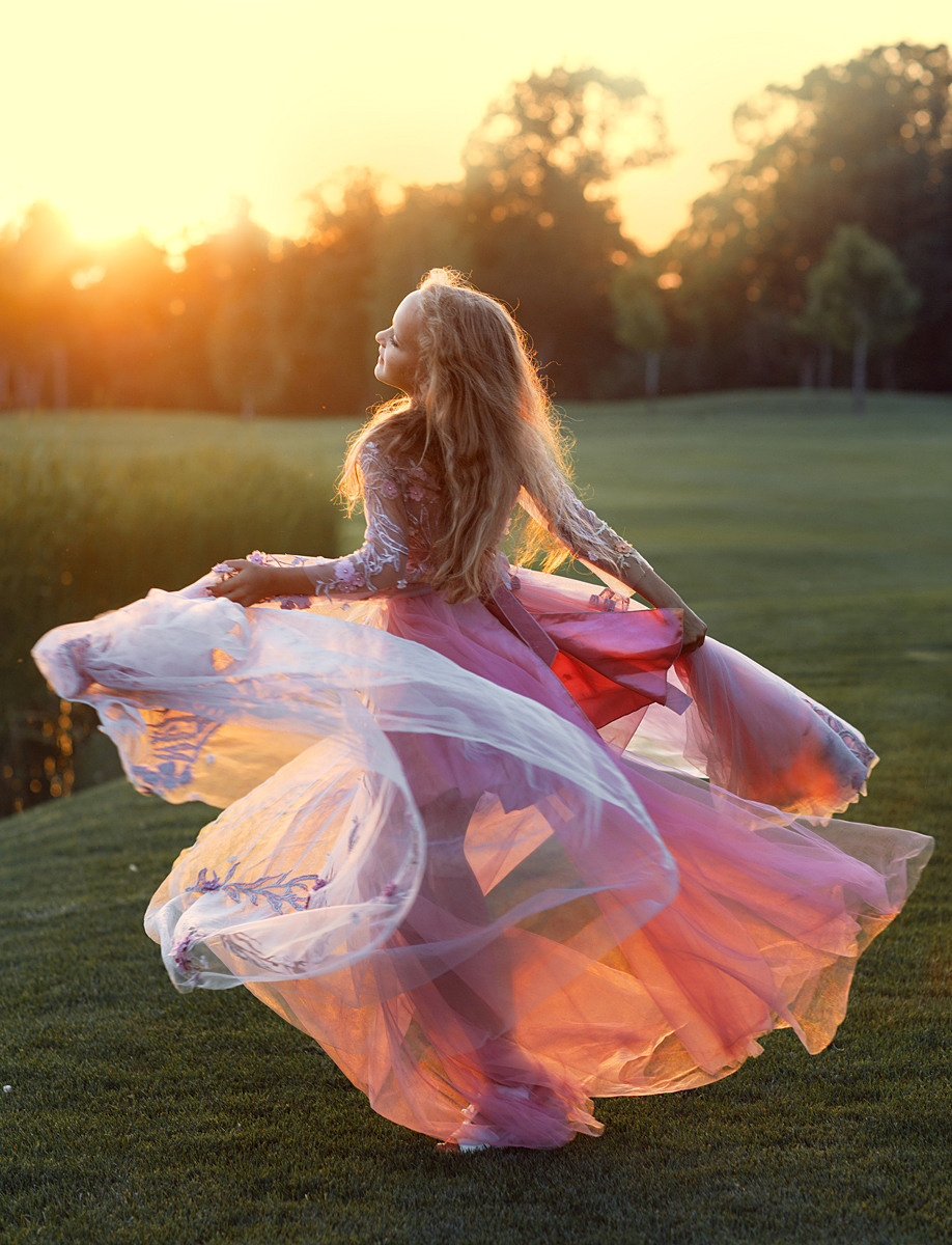 Sunset FAMILY photoshoot. Art photographer in Amsterdam, the Netherlands Irina Dzhul