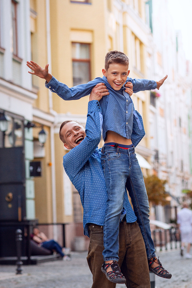 Street FAMILY photoshoot. Art photographer in Amsterdam, the Netherlands Irina Dzhul
