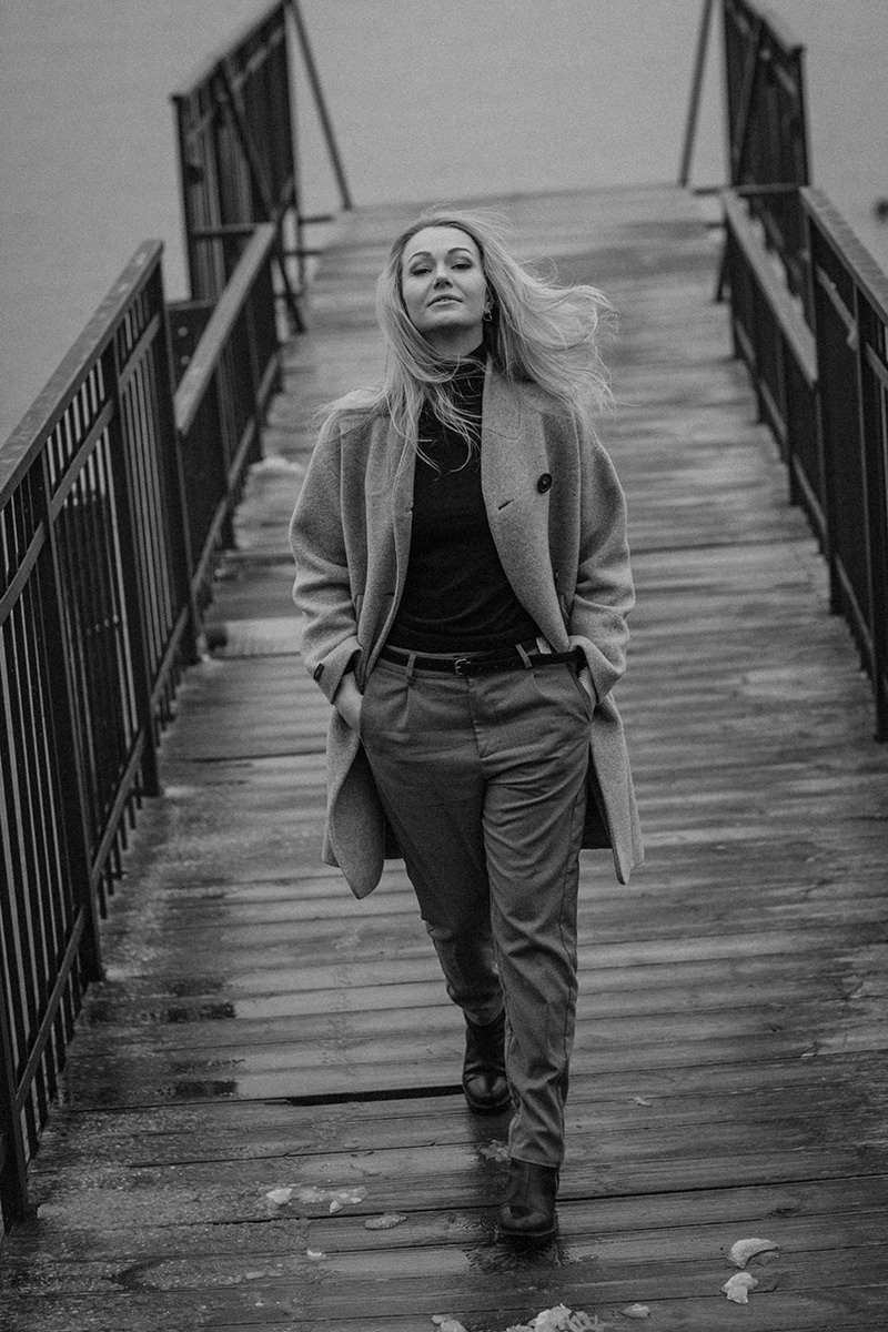 Black and white personal shooting. Art photographer in Amsterdam, the Netherlands Irina Dzhul