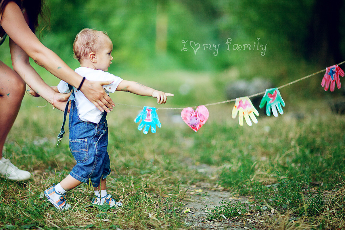 FAMILY photoshoot outside. Art photographer in Amsterdam, the Netherlands Irina Dzhul