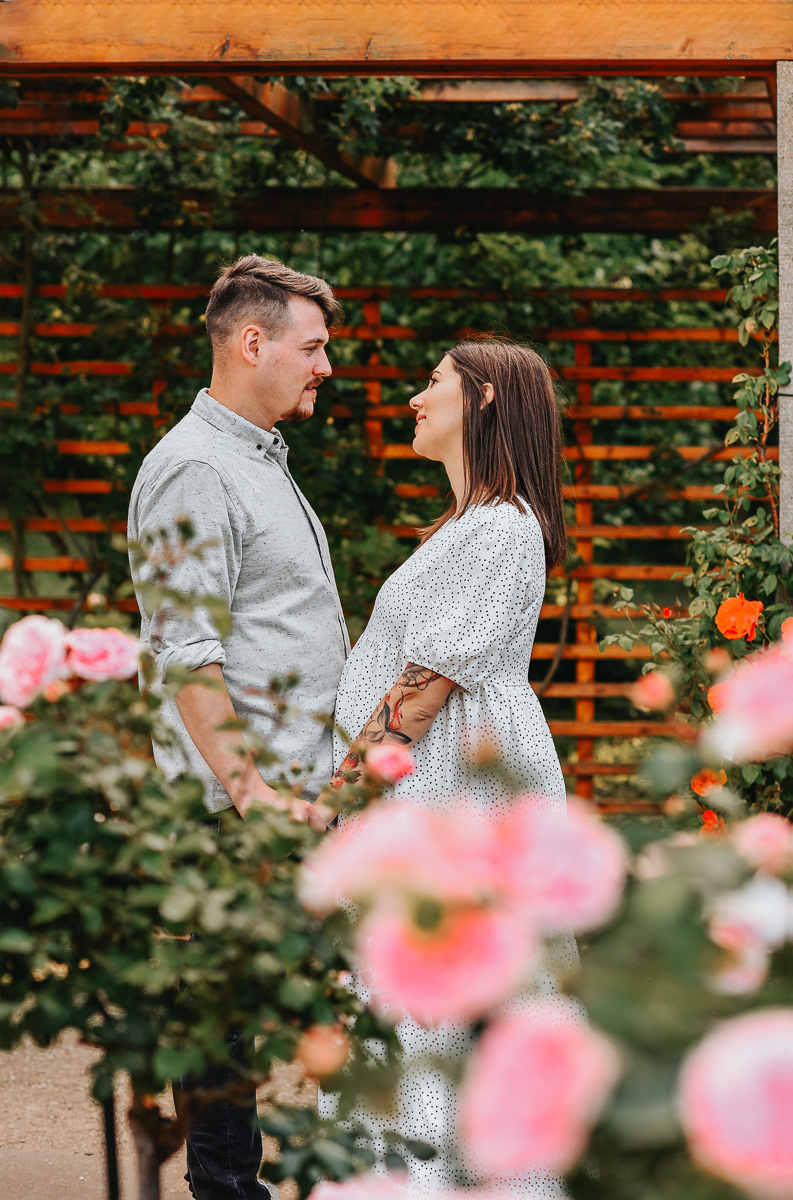 Babybauch Fotos Frankfurt, Schwangeschaftsshooting Hanau, Babybauch Fotoshooting Hanau, Maternity Fotoshooting Frankfurt, Newborn und Familienfotos Hanau, Familienfotograf Frankfurt