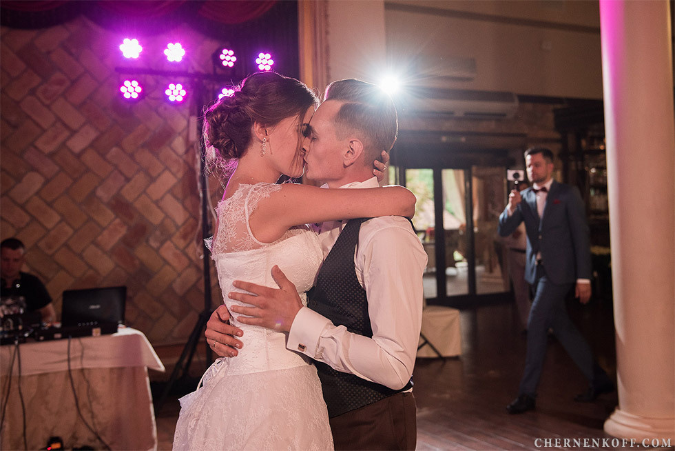 Дмитро та Анастасія. Весільний та сімейний фотограф в Києві