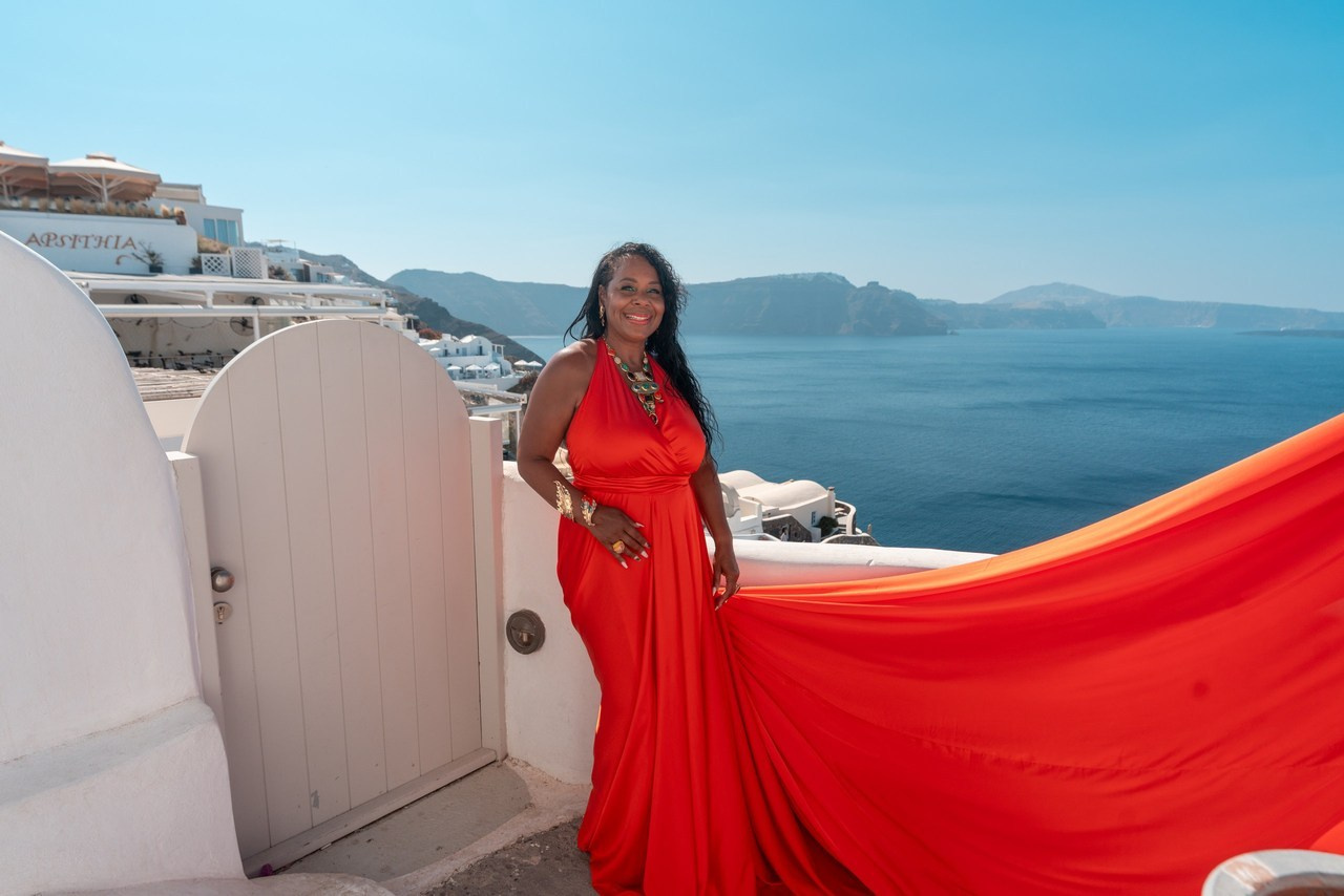 Santorini flying dress reviews photographer & Testimonials | SokoLOVE. Photographer in Santorini SokoLOVE Alex| Flying Dress Santorini