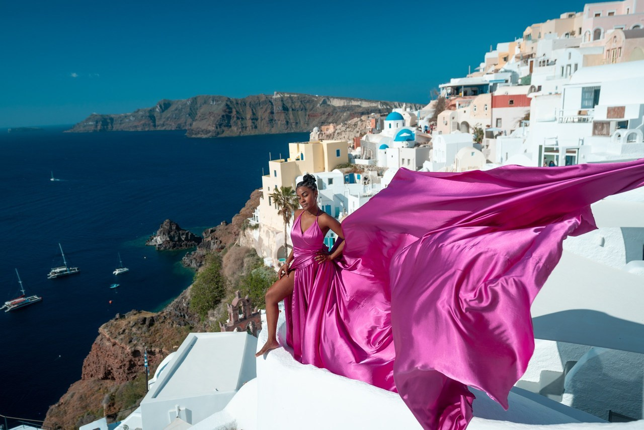 Santorini flying dress reviews photographer & Testimonials | SokoLOVE. Photographer in Santorini SokoLOVE Alex| Flying Dress Santorini
