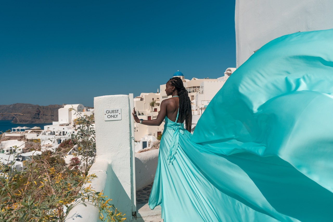 Santorini flying dress reviews photographer & Testimonials | SokoLOVE. Photographer in Santorini SokoLOVE Alex| Flying Dress Santorini