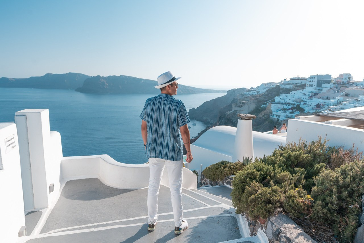 Santorini flying dress reviews photographer & Testimonials | SokoLOVE. Photographer in Santorini SokoLOVE Alex| Flying Dress Santorini