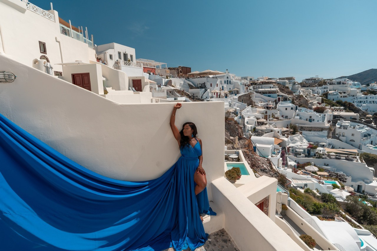 Santorini flying dress reviews photographer & Testimonials | SokoLOVE. Photographer in Santorini SokoLOVE Alex| Flying Dress Santorini
