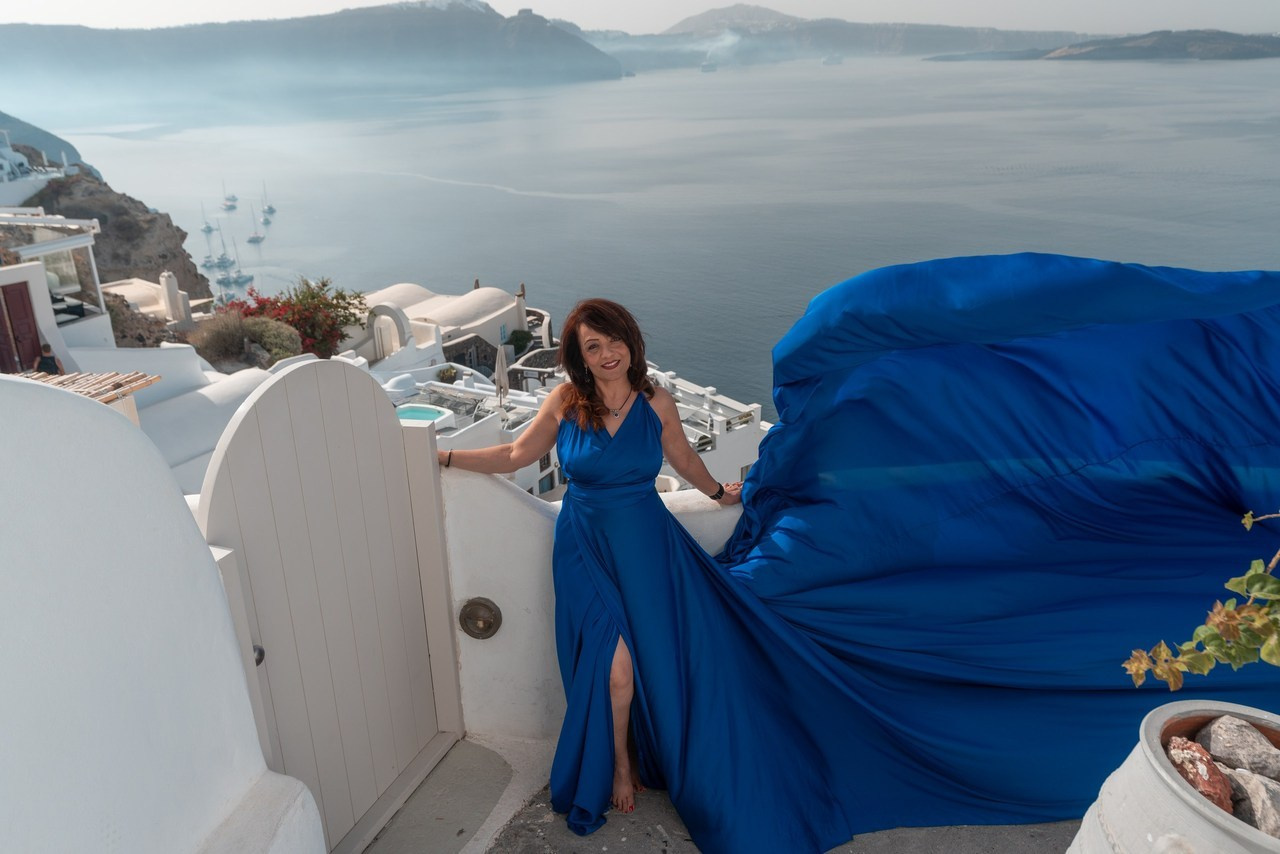 Santorini flying dress reviews photographer & Testimonials | SokoLOVE. Photographer in Santorini SokoLOVE Alex| Flying Dress Santorini