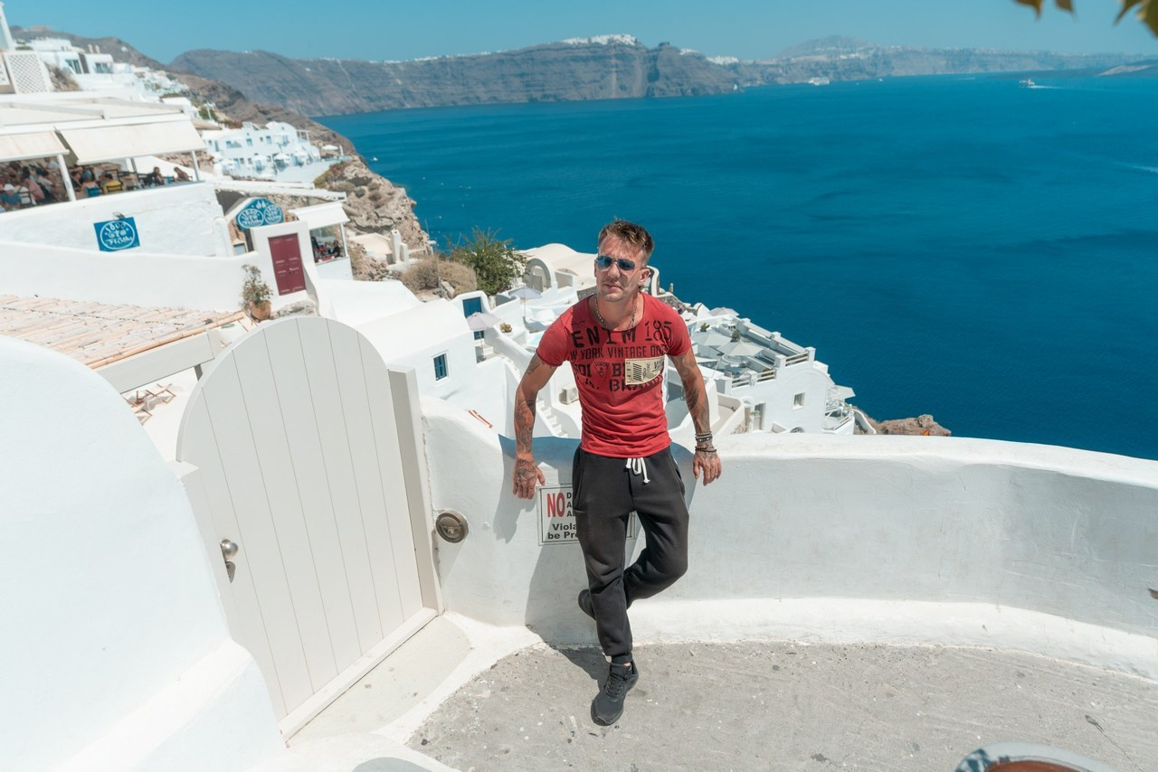 Santorini flying dress reviews photographer & Testimonials | SokoLOVE. Photographer in Santorini SokoLOVE Alex| Flying Dress Santorini