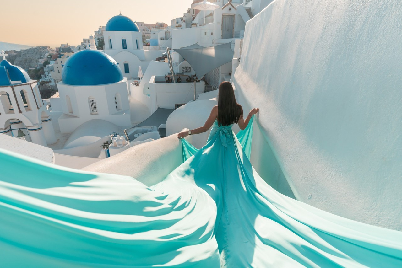Santorini flying dress reviews photographer & Testimonials | SokoLOVE. Photographer in Santorini SokoLOVE Alex| Flying Dress Santorini