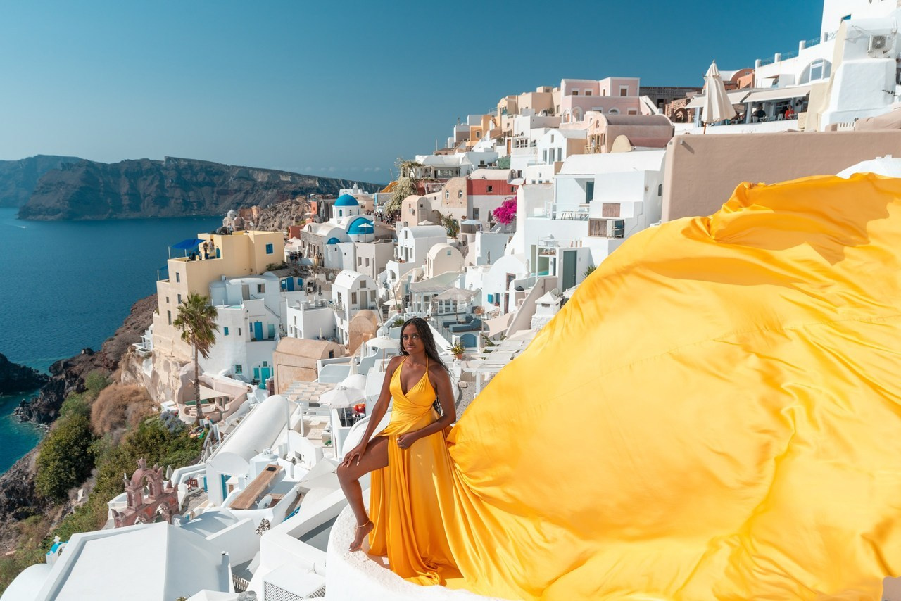 Santorini flying dress reviews photographer & Testimonials | SokoLOVE. Photographer in Santorini SokoLOVE Alex| Flying Dress Santorini