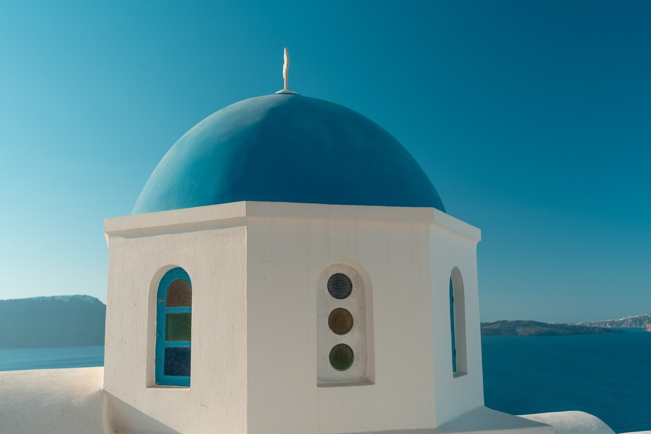 Santorini flying dress reviews photographer & Testimonials | SokoLOVE. Photographer in Santorini SokoLOVE Alex| Flying Dress Santorini