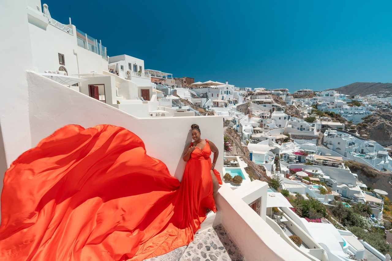 Santorini flying dress reviews photographer & Testimonials | SokoLOVE. Photographer in Santorini SokoLOVE Alex| Flying Dress Santorini