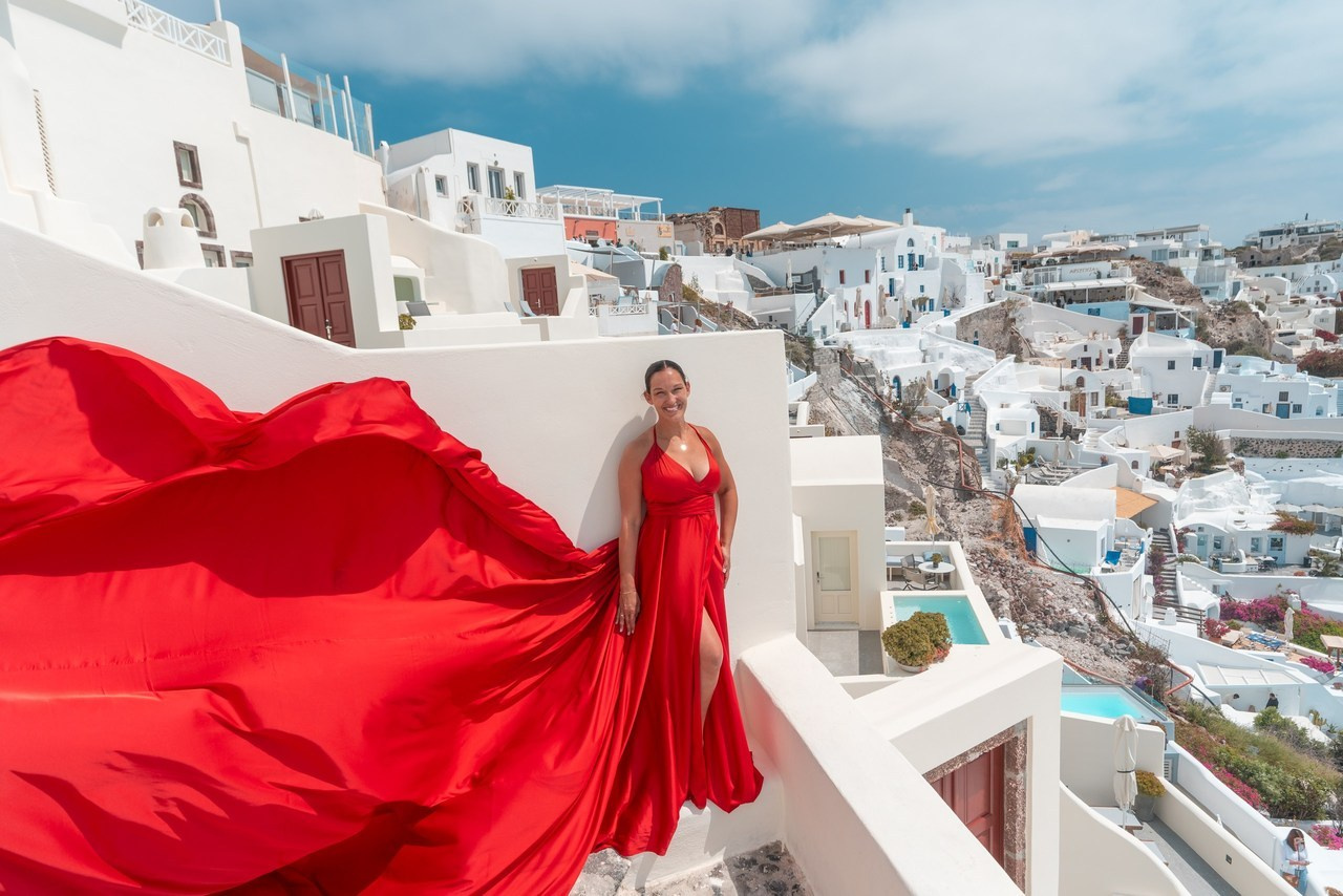 Santorini flying dress reviews photographer & Testimonials | SokoLOVE. Photographer in Santorini SokoLOVE Alex| Flying Dress Santorini
