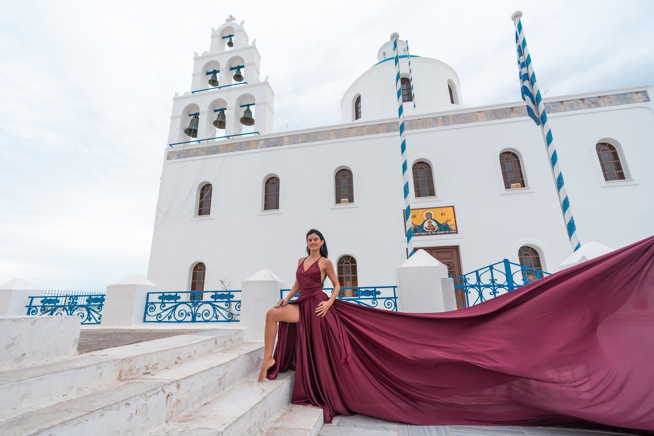 Santorini flying dress reviews photographer & Testimonials | SokoLOVE. Photographer in Santorini SokoLOVE Alex| Flying Dress Santorini
