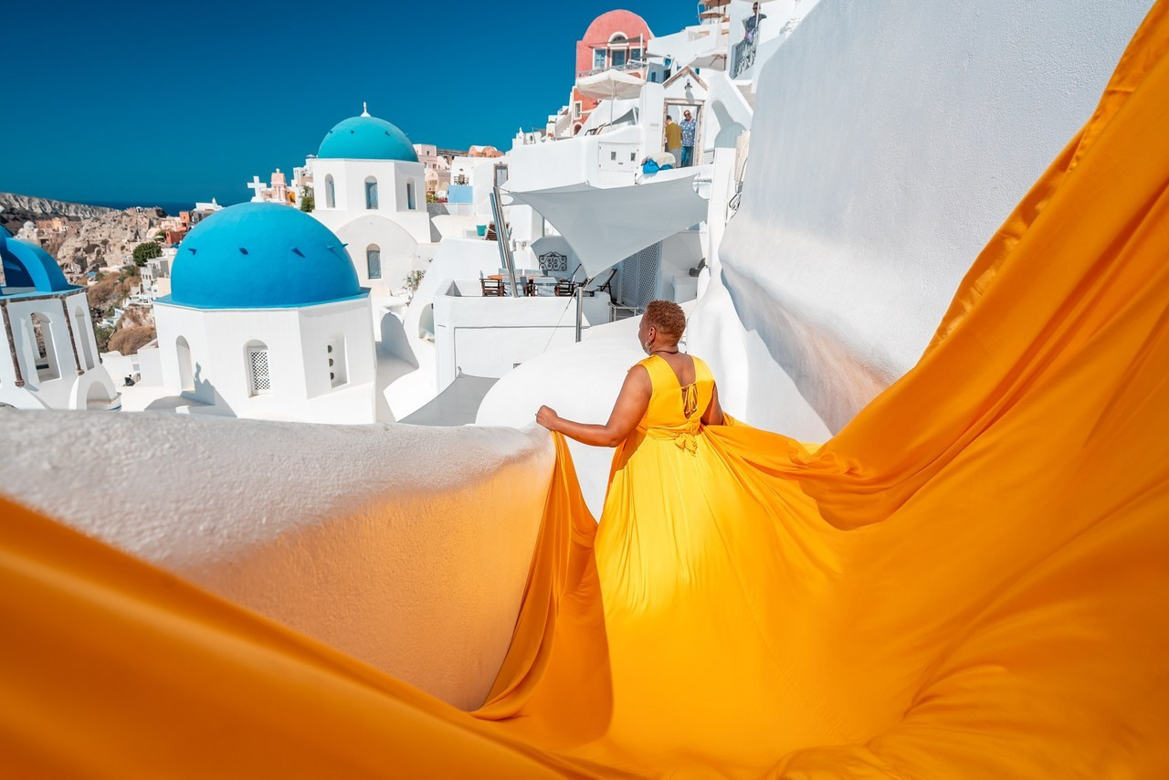 Santorini flying dress reviews photographer & Testimonials | SokoLOVE. Photographer in Santorini SokoLOVE Alex| Flying Dress Santorini