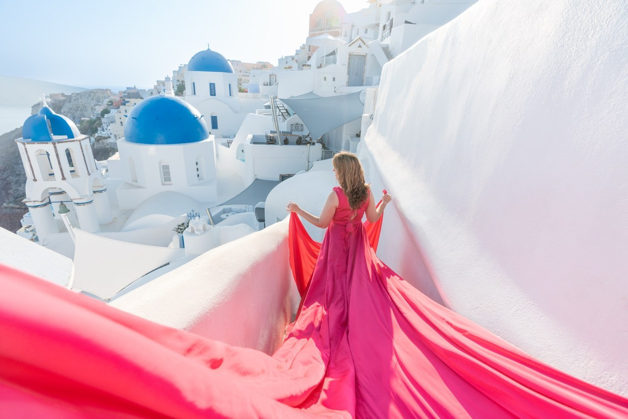 Santorini flying dress reviews photographer & Testimonials | SokoLOVE. Photographer in Santorini SokoLOVE Alex| Flying Dress Santorini