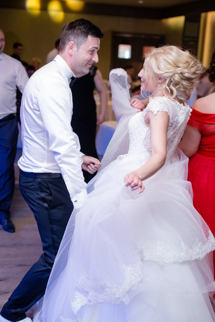 Cristina & Daniel by fotograf nunta Iasi — Eduard Schiopu