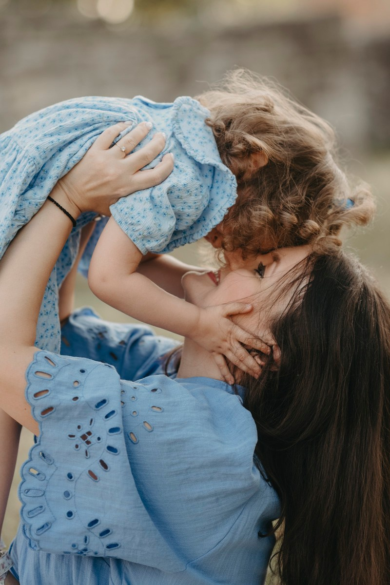 Jovana Zoran Jana i Bogdan — porodicno fotografisanje napolju. Deciji i porodicni fotograf u Beogradu Oksana Skendzic
